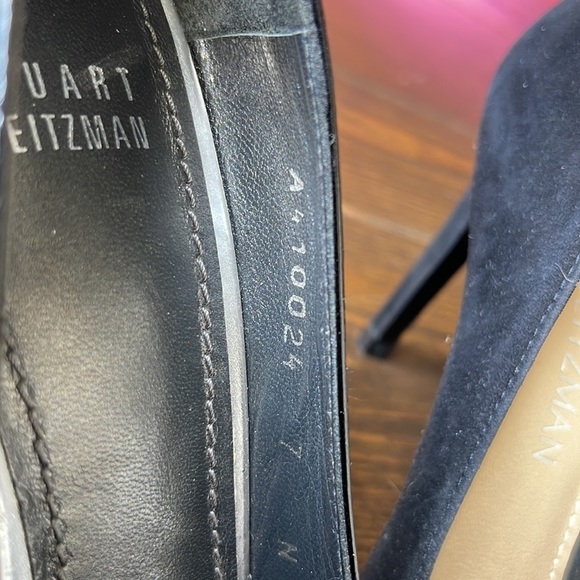 Stuart Weitzman Heels in Black and Tan - Picture 6 of 16